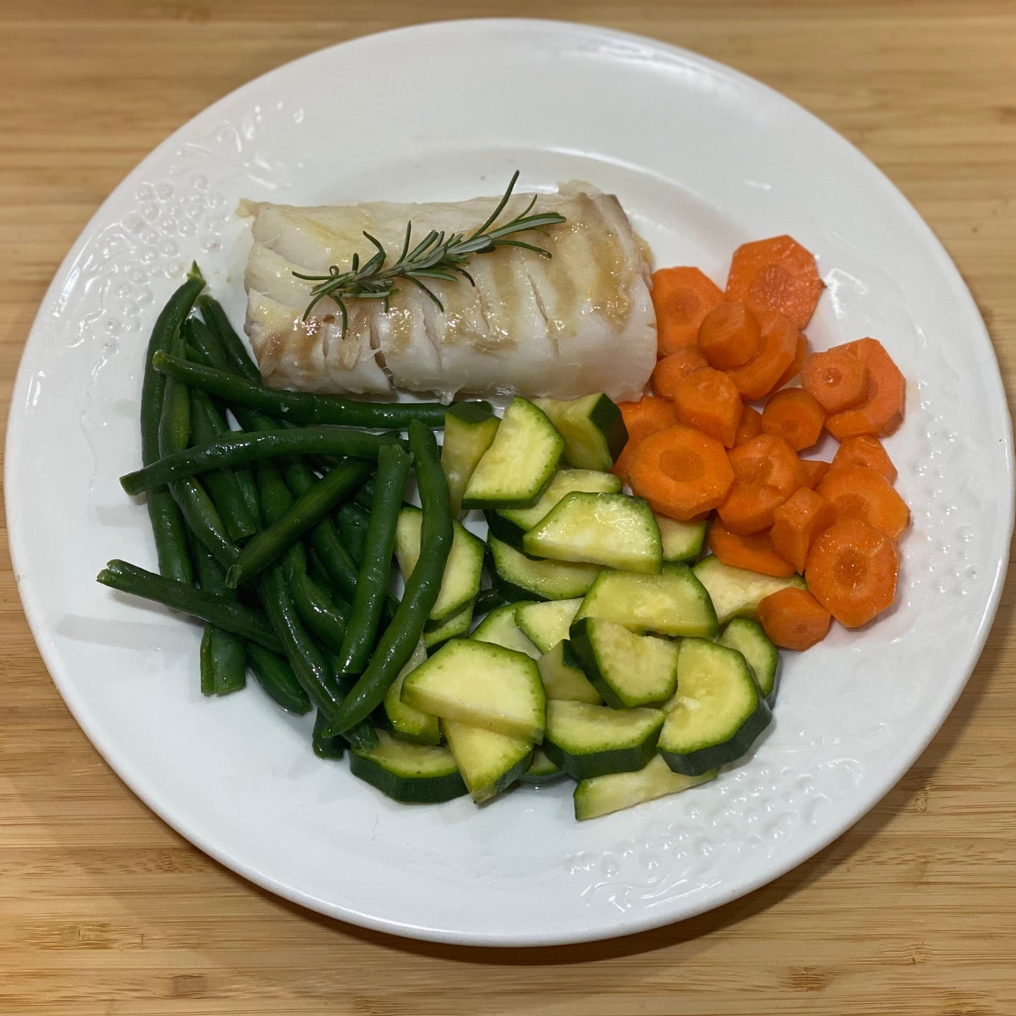 Merluzzo con verdure al vapore