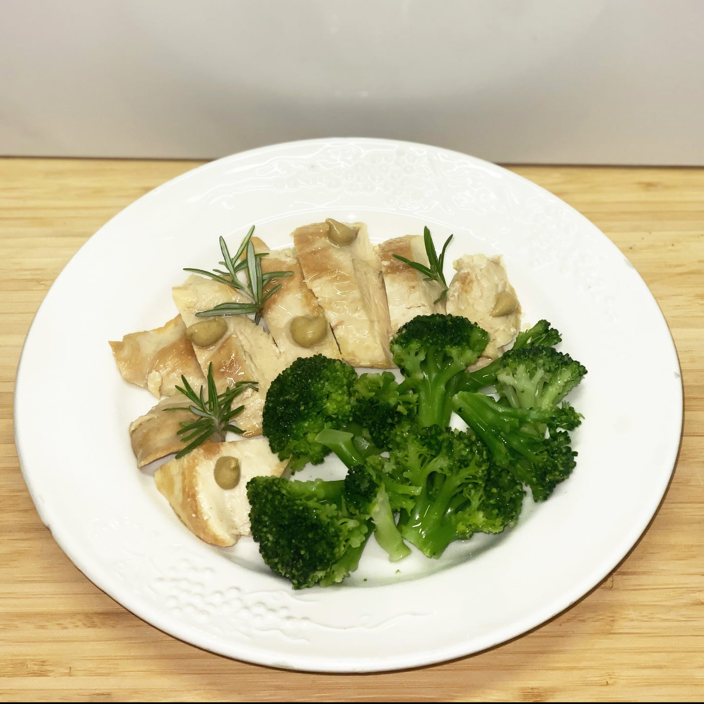 Tagliata di pollo con senape e broccoli