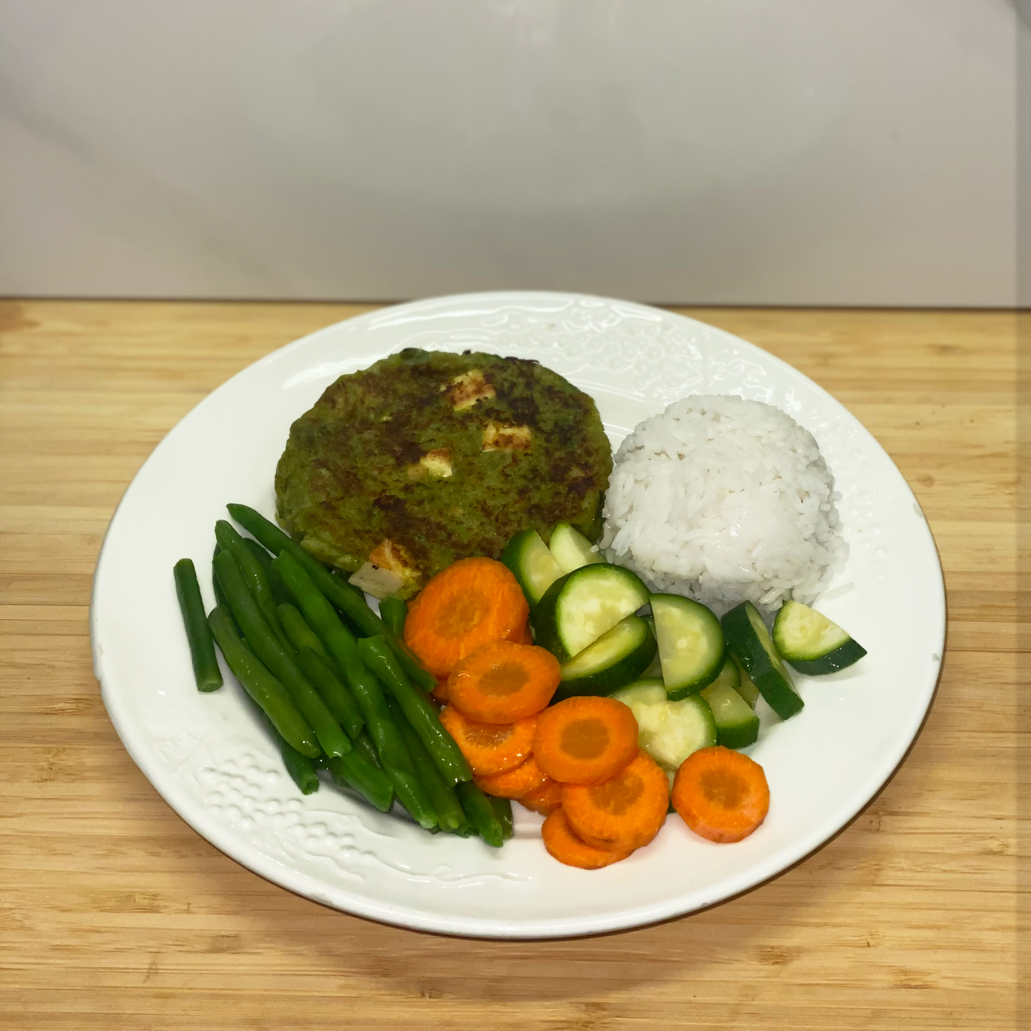 Burger di tofu con verdure al vapore
